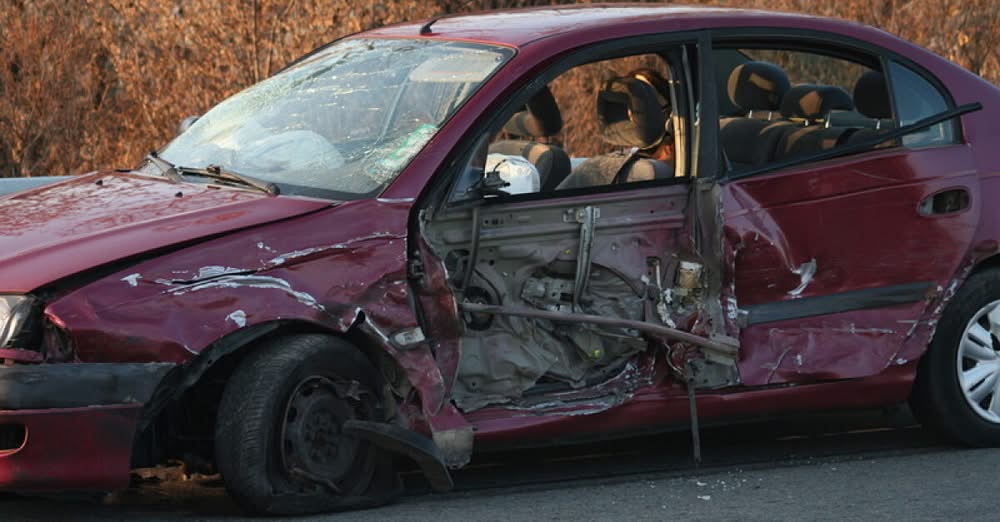 Тежка катастрофа до бензиностанция: 19-годишна жена загина. Друга млада жена е с опасност за живота