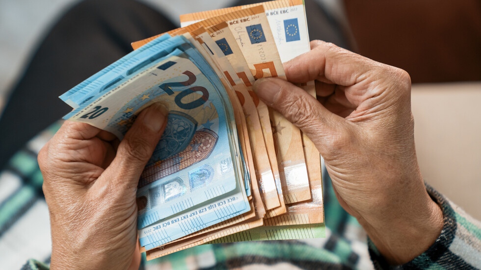 Извънредна новина за Лева и Еврото