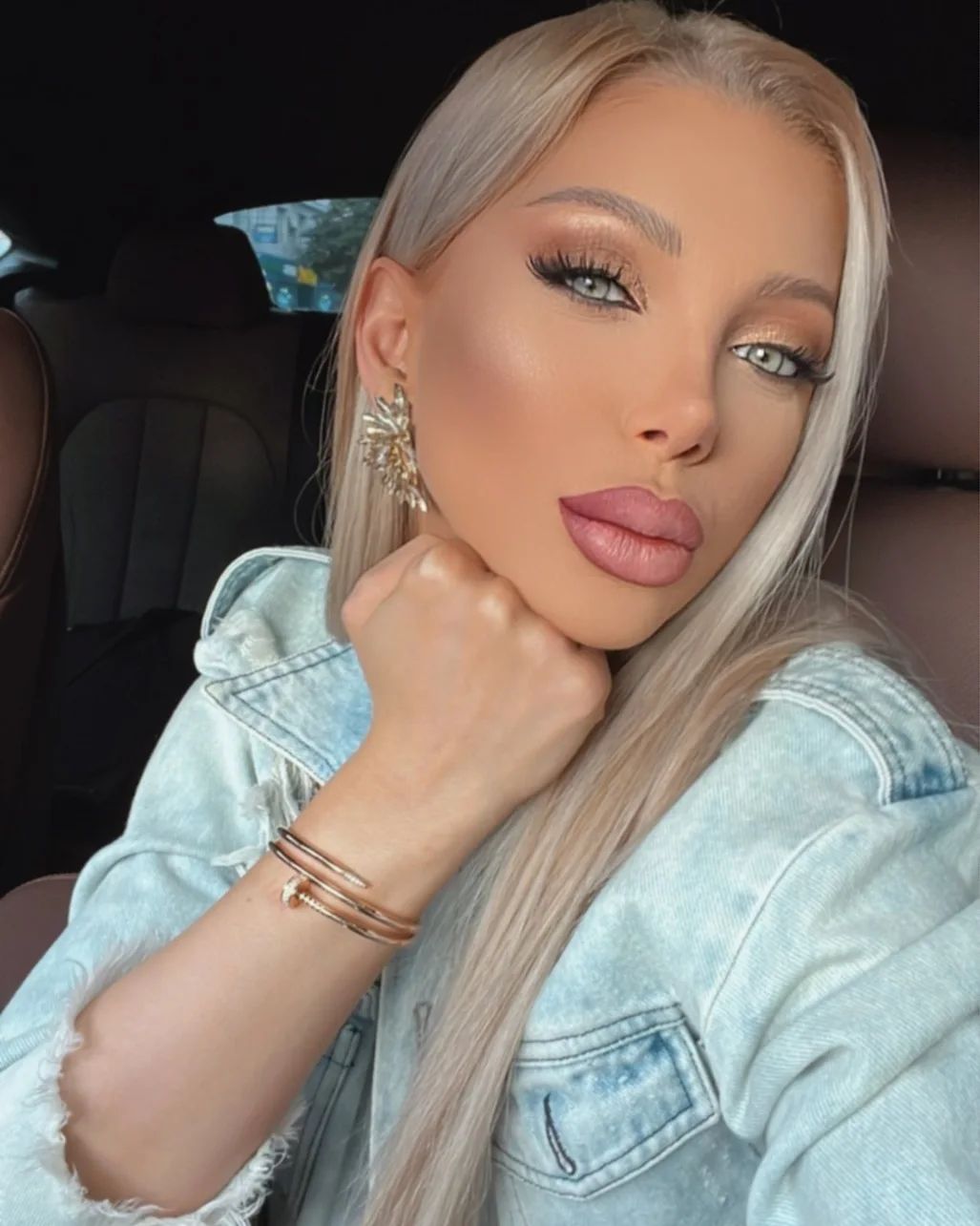 Опа! Емануела не е българка, оказа се…