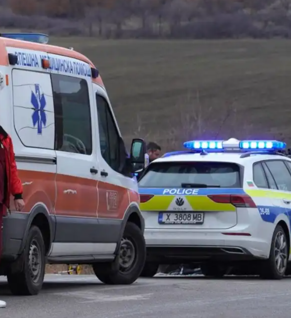 Огромна трагедия с 2 трупа край Търново Снимки