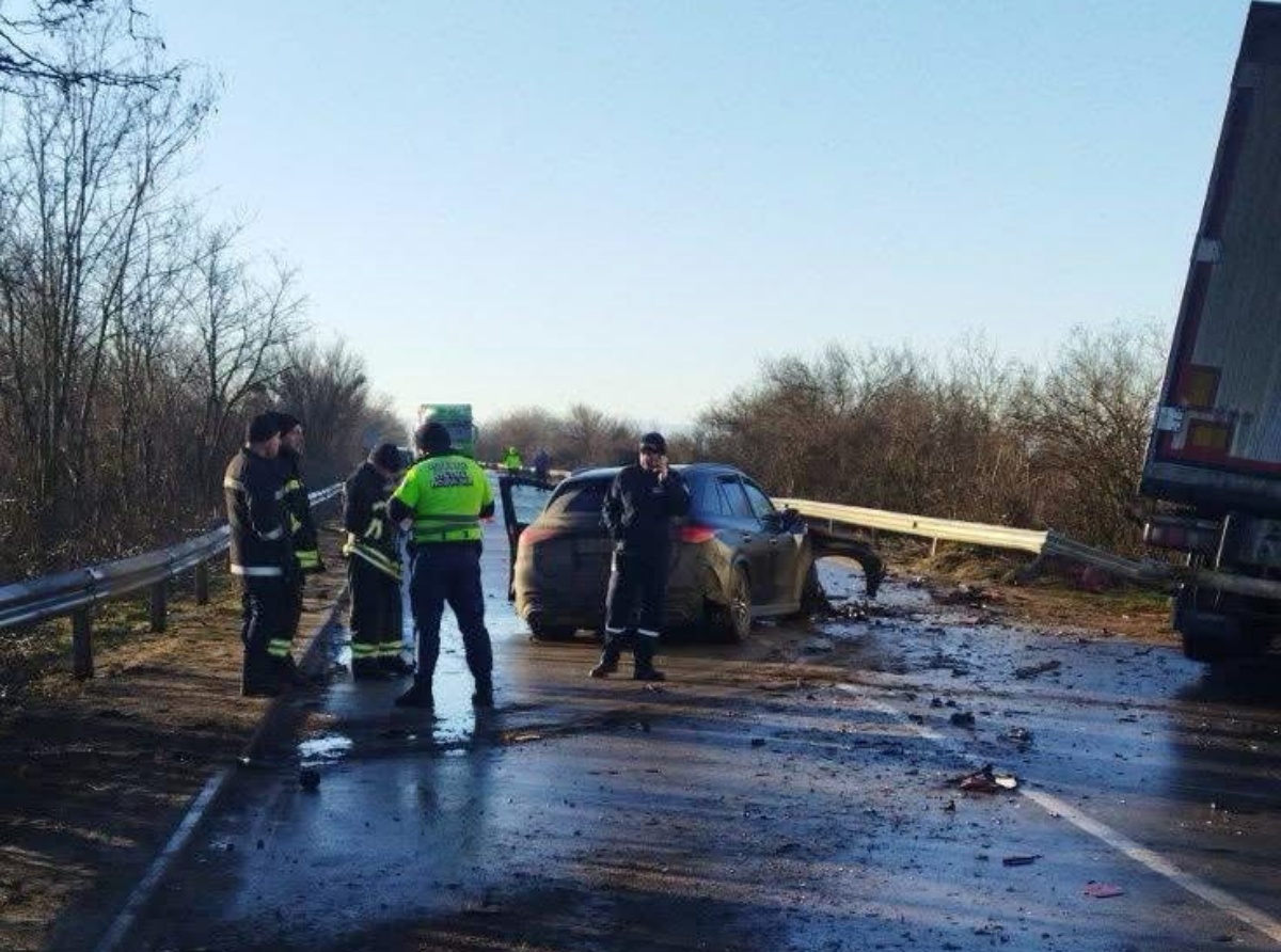 АД НА ПЪТЯ: Загинал в касапницата край Долни Дъбник е кмета на…
