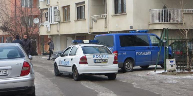 Три куршума за стрoител, измaмил десеткu с жилища