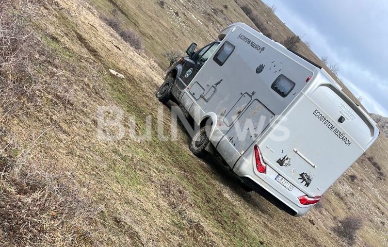 Вижте кемпера отвътре, в който намериха мъртви Ивайло Калушев и двамата младежи, има сателитна система и…