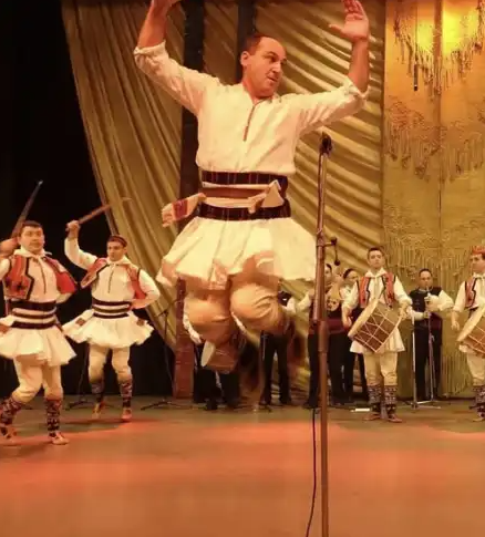 Скръбна вест: Почина танцьор от световноизвестния ансамбъл...