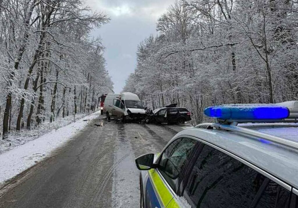 Двама загинали в тежък пътен инцидент