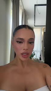 Всички говорят за това: Дара напуска България след скандала, за да…