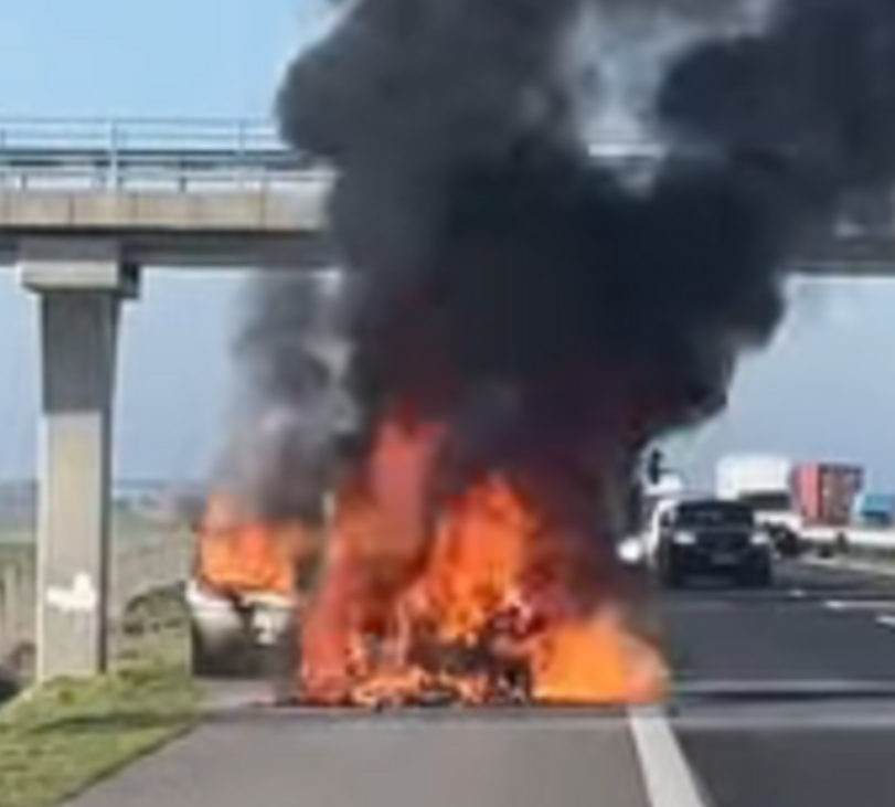 Извънредно! Кола се взриви на магистрала „Тракия“, има..