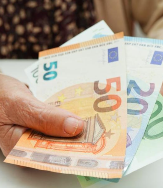 РЕШЕНО! Българските пенсионери гледат и не вярват! Правителството обяви: Всеки пенсионер за Великден ще..