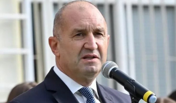 Извънредно! До часове Радев обявява…