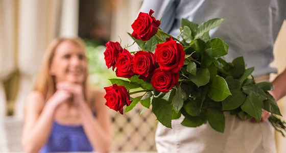 НИКОГА не подарявайте това цвете на жена за 8 март - носи нещастие! - 10 букет рози