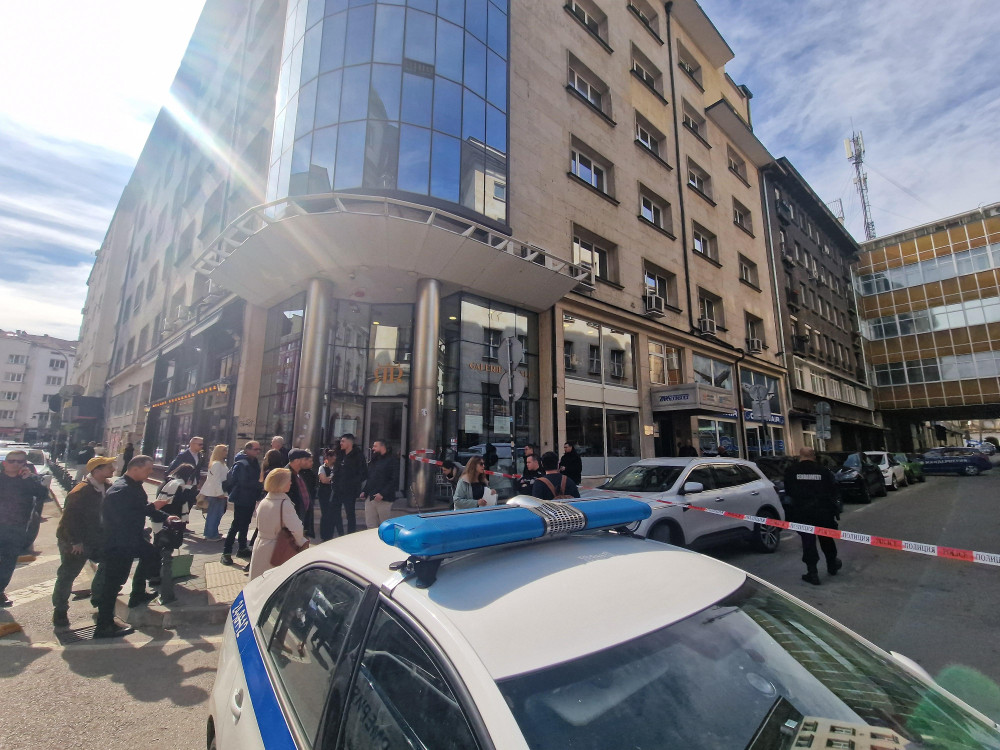 Отцепиха центъра на София. Пълно е с полиция и службите заради..