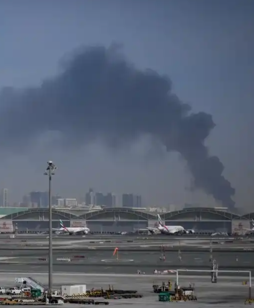 Извънредно! Иран удари летището в Дубай, има..