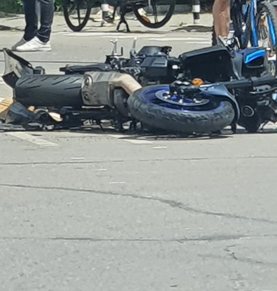 Извънредно! Зверска катастрофа с мотор току що