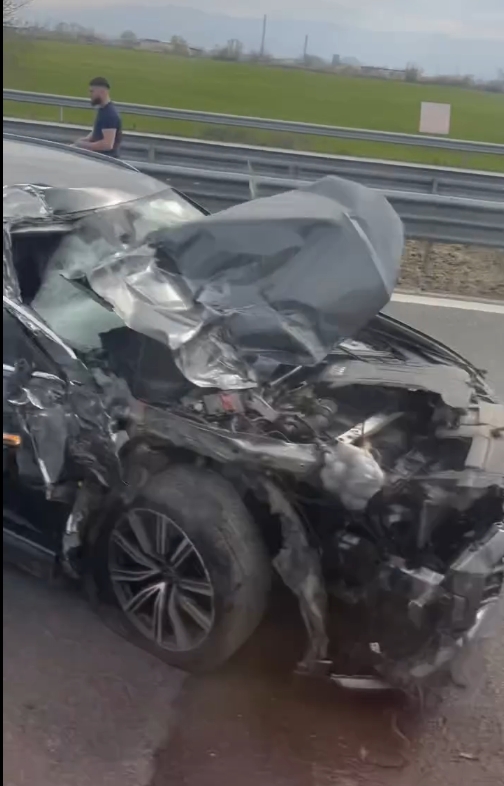 Извънредно! Тежка катастрофа затвори АМ „Тракия“, Ауди е размазано до неузнаваемост, има..