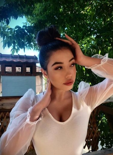 Помните ли г-ца Тереза и г-н Андреев от &bdquo;Шоуто на Слави&ldquo;? Вижте как изглеждат вече&hellip; СНИМКИ