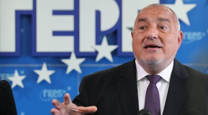 Бойко Борисов: Хората гласуват за нас от любов, зад Радев стоят само…