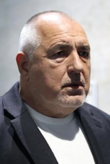 Извънредно! Борисов излезе и отправи предупреждение към Радев, че…