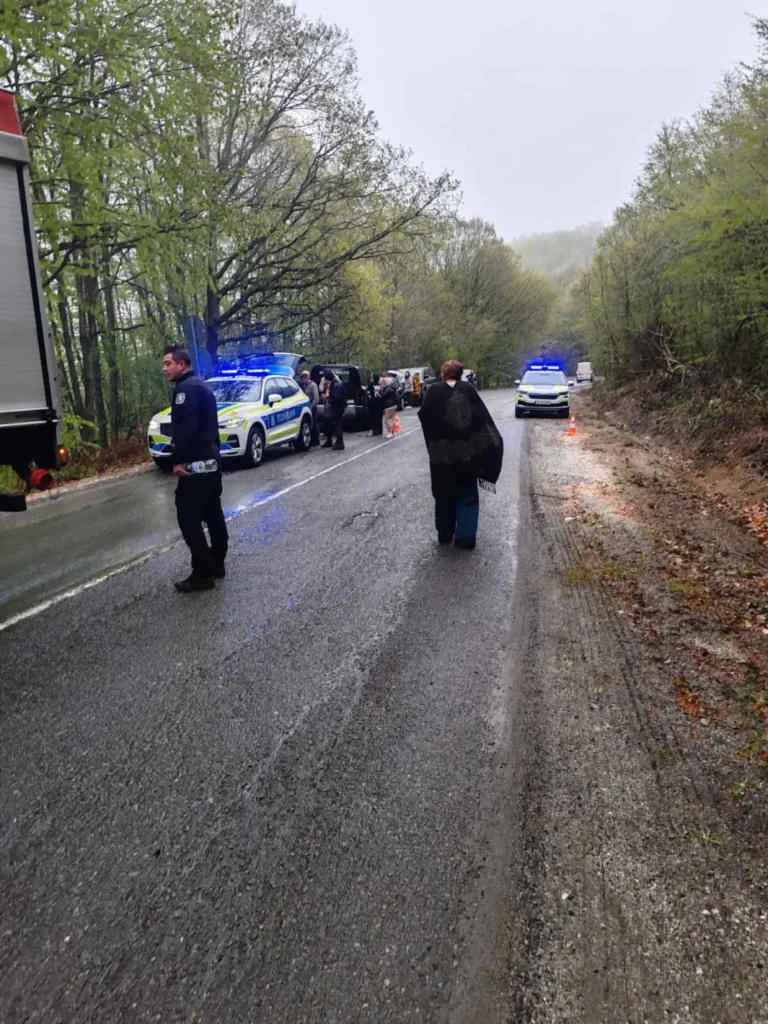 Извънредно: Автобусна катастрофа, хвърчат линейки и полиция