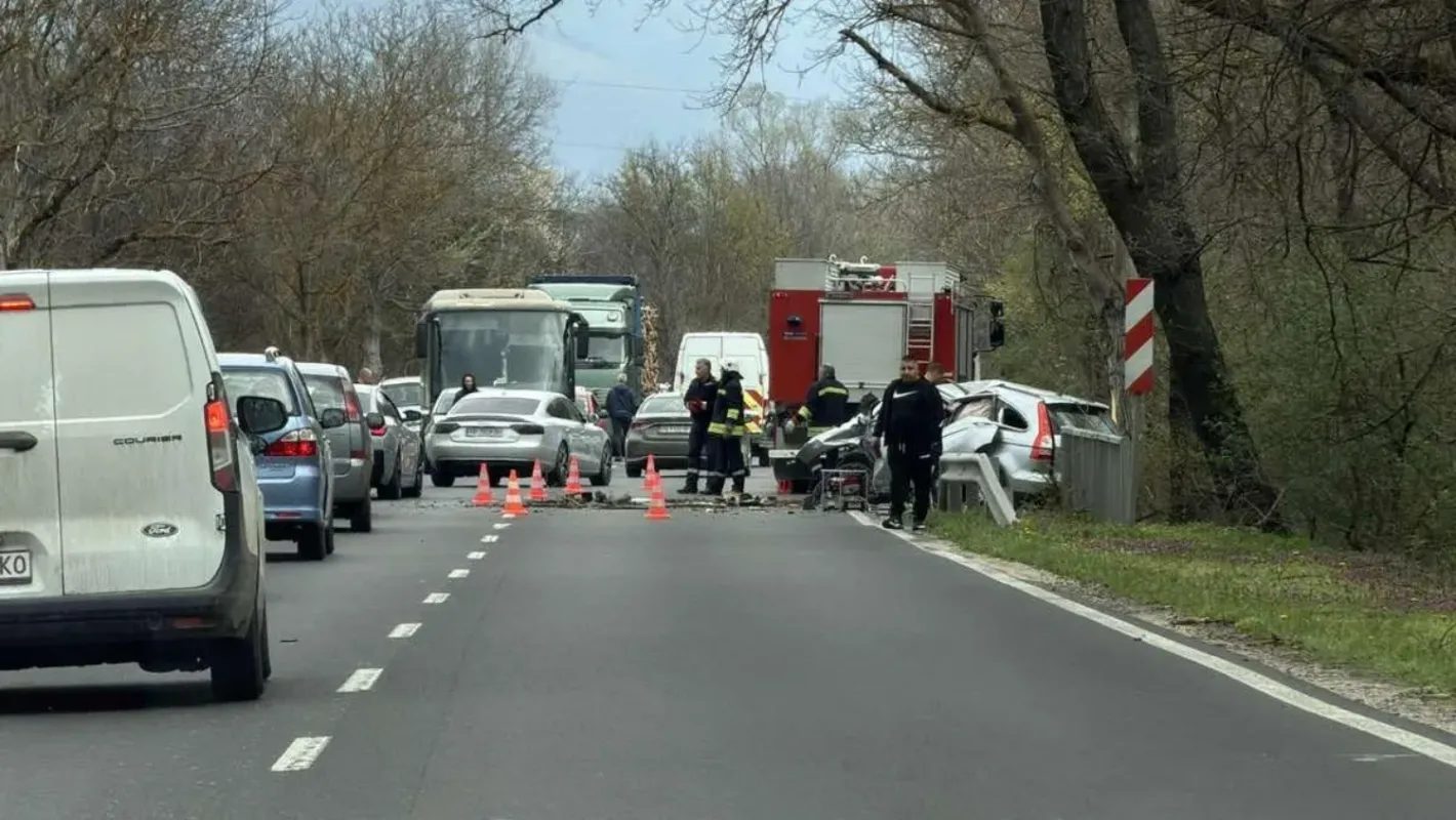 Страшна драма: Разбра се кой е загиналият при тежката катастрофа, блокирала Подбалканския път