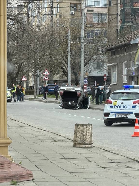 Извънредно! Тежка катастрофа току-що, районът е отцепен, има..