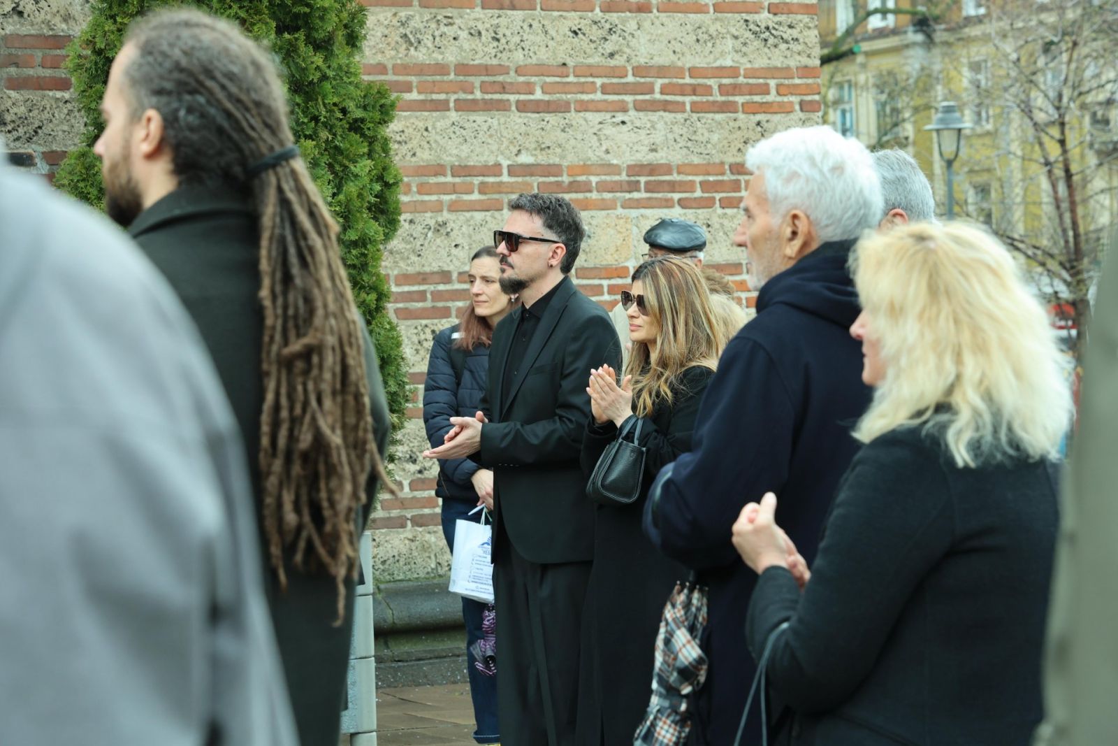 Влади Ампов