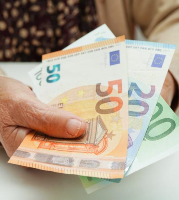 100 евро отгоре към пенсията вместо…