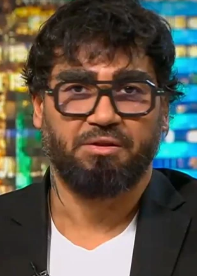 Азис пусна снимка как изглежда 64-годшната му майка и всички ахнаха (Снимка)