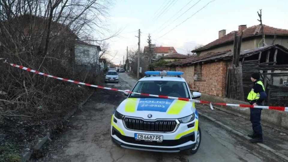 ИЗВЪНРЕДНО! Жестоко убийство току-що – полицията отцепи целия район в..