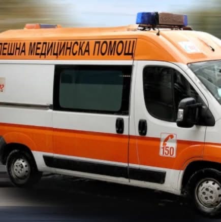 Тежка катастрофа е станала до Велинград! Затворен е пътят в двете посоки. Вадят жертвите в момента
