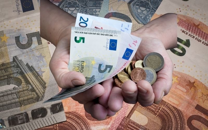 От 1 юли: Социалната пенсия за старост се увеличава до..