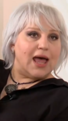 ДА, БЕЕЕ?!? Това Джуджи ли е?! Сватята на Гала замяза на нейна дъщеря! (какво направи с лицето си – СНИМКИ)