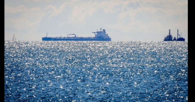Ужас в открито море: Ферибот с 243 души на борда потъна, има загинали!