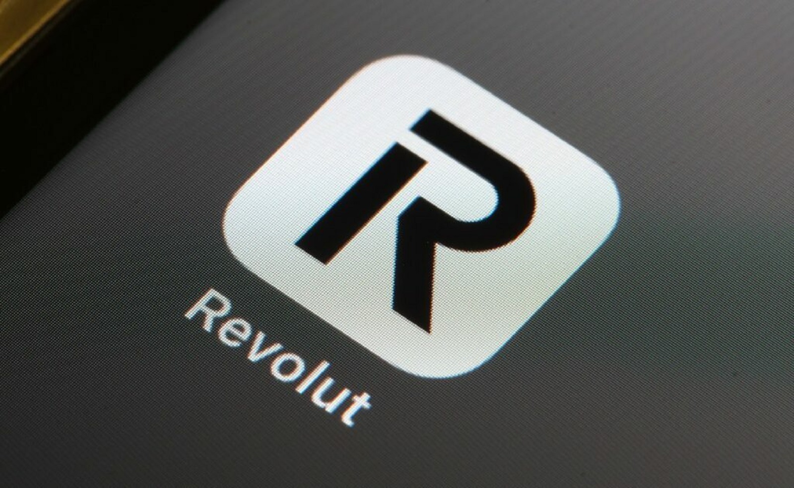 Голяма промяна за българите с Revolut: Въвеждат се..